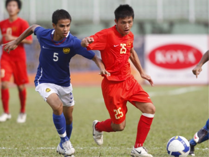 U19 Việt Nam (đỏ) chỉ có được 1 điểm ở giải tiền SEA Games